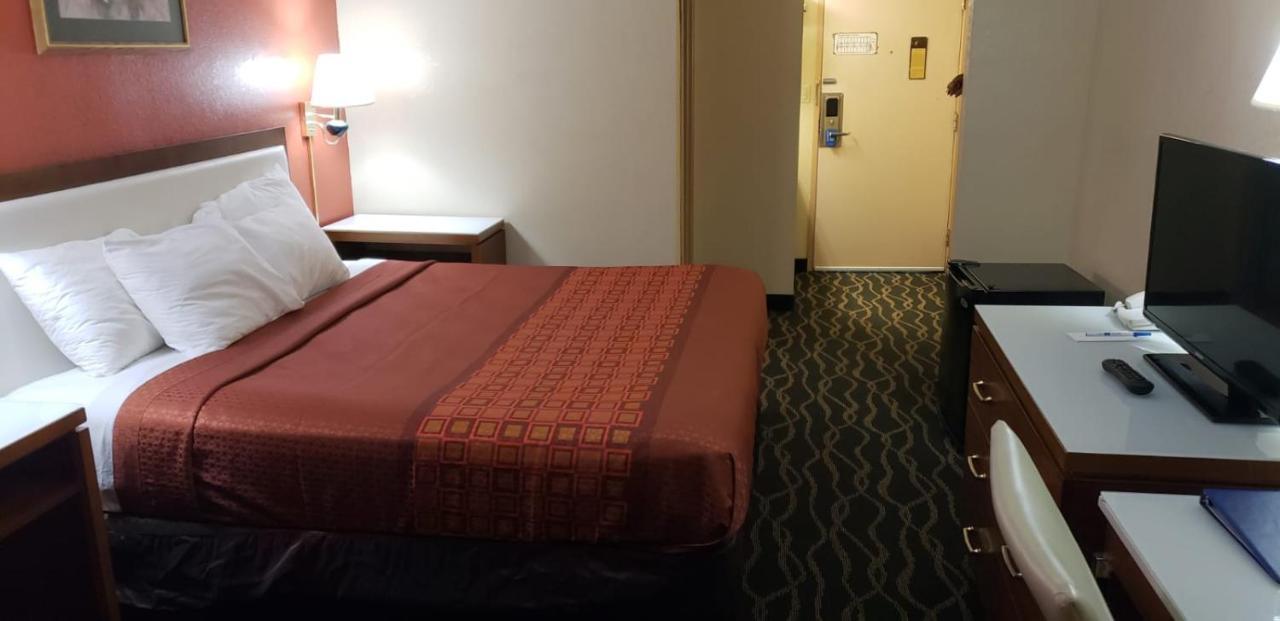 Rodeway - Harrisburg Hotel